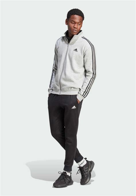 donkergrijs adidas trainingspak 3 stripes heren footlocker|Adidas 3.